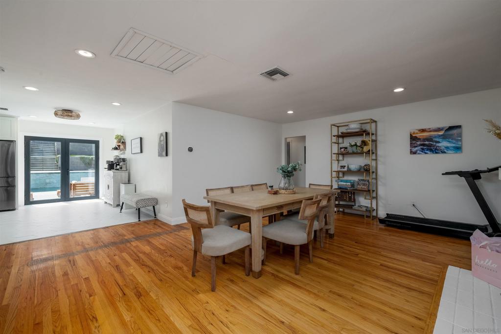 MLS #250027362SD img 7