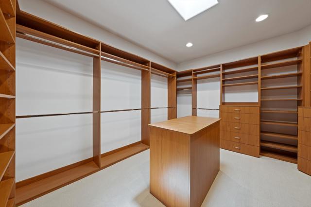 81080 Shinnecock, La Quinta CA: https://media.crmls.org/mediaz/19c04c42-e789-4eb1-9c42-7d25927d9aaa.jpg