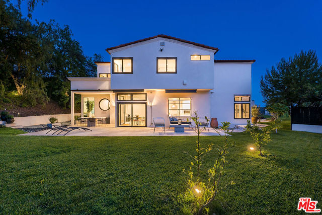 23458 W Moon Shadows Drive, Malibu CA: https://media.crmls.org/mediaz/19c12417-c442-4de0-80c8-4bf8e0866cba.jpg