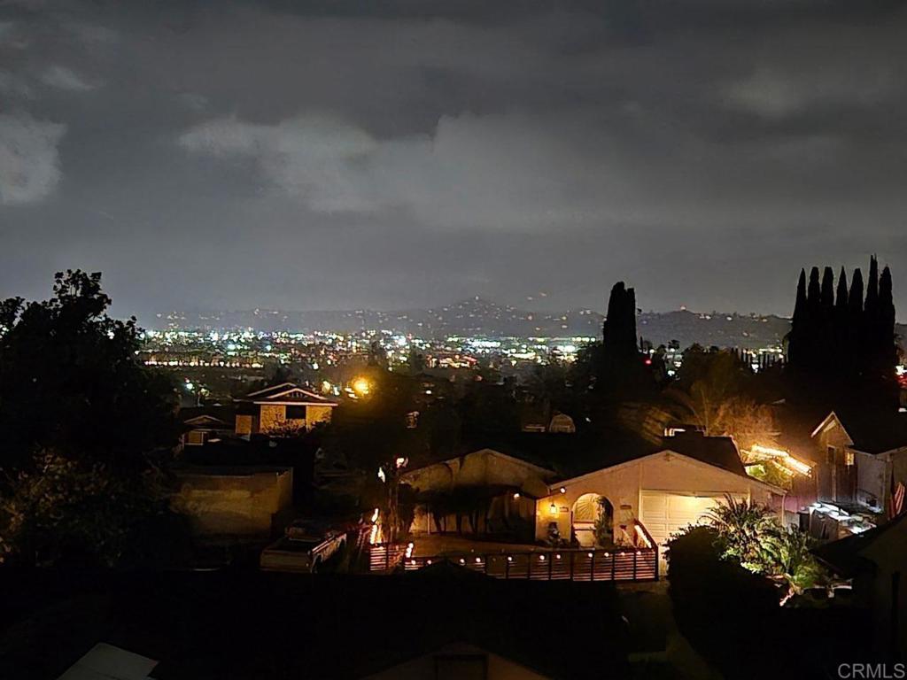 https://media.crmls.org/mediaz/19c1a397-6f7b-4257-8474-44a2b90d23cc.jpg?preset=X-Large
