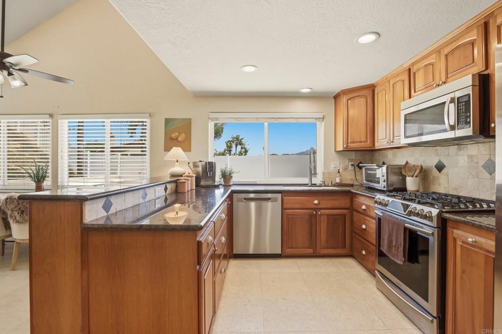 12388 Reata Court - photo 18