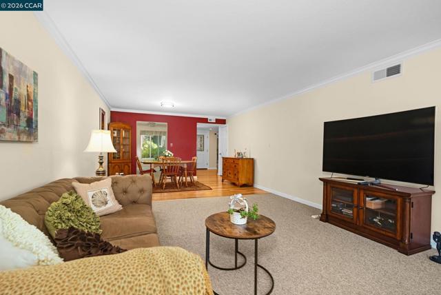 2055 Cactus Ct, Walnut Creek CA: https://media.crmls.org/mediaz/19c20a79-f145-4bbf-83e2-5e7db380b602.jpg