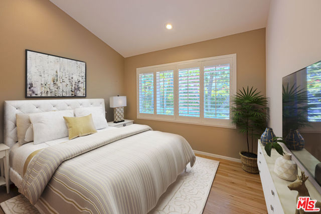3926 Corte Cancion, Thousand Oaks CA: https://media.crmls.org/mediaz/19c2e6c1-706c-42b3-8e48-a50ff33afa76.jpg
