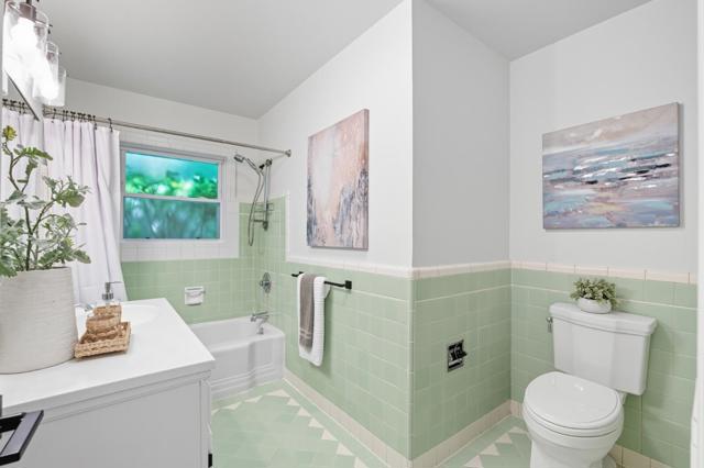 1463 Greenwood Avenue, San Carlos CA: https://media.crmls.org/mediaz/19c303ea-75a8-44a6-9221-c62bc538c0f6.jpg