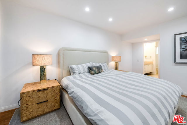 1015 N Kings Road, West Hollywood CA: https://media.crmls.org/mediaz/19c30ca2-6548-416b-99c7-b507c63edda7.jpg