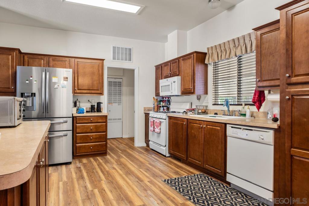 525 W El Norte Parkway #75
