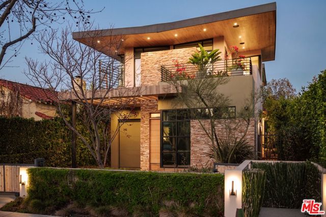 366 Huntley Drive, West Hollywood CA: https://media.crmls.org/mediaz/19c4a701-8f0a-4fac-bf3a-0a07fc2d076d.jpg