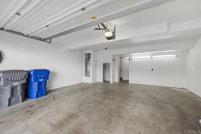 Detail Gallery Image 35 of 42 For 7122 Calabria Ct #E,  San Diego,  CA 92122 - 3 Beds | 2/1 Baths