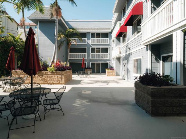 3760 Florida St, San Diego CA: https://media.crmls.org/mediaz/19c692b8-93fc-4f54-a54c-1101d91dd323.jpg