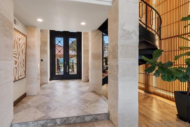 6675 Caminito Lindrick, La Jolla CA: https://media.crmls.org/mediaz/19c6b422-8e00-4a3f-b5e8-a59b53ab29eb.jpg