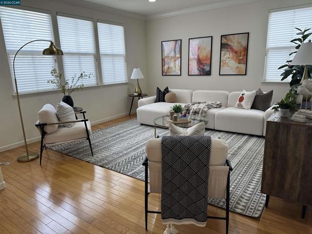 Image 3 of 29 For 518 Silver Maple Dr