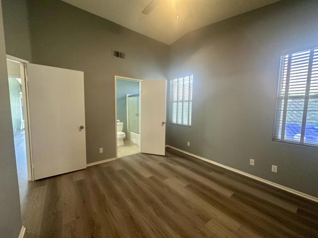 42 GUEST ROOM