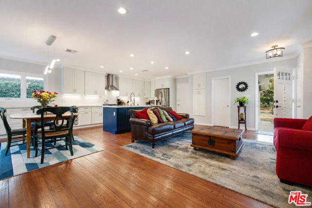 12773 La Maida Street photo 7