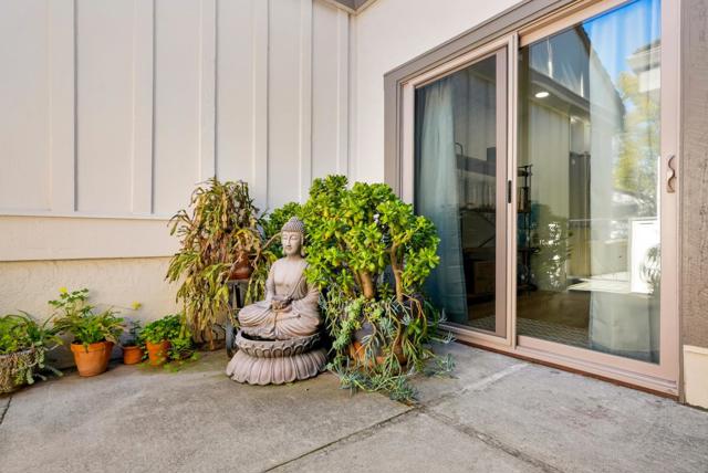 6142 Montgomery Place, San Jose CA: https://media.crmls.org/mediaz/19c6f86e-005a-458d-b839-963c94e33b7d.jpg