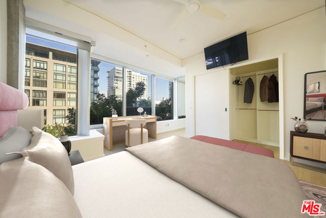 1155 S Grand Avenue, Los Angeles CA: https://media.crmls.org/mediaz/19c6fe4a-3f69-4343-956b-7663e7b47e40.jpg