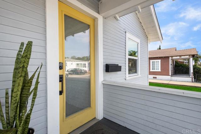 Image 4 of 22 For 4338 33rd Place