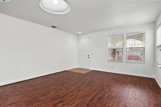 1906 Wilson Ct, Antioch CA: https://media.crmls.org/mediaz/19c7a583-31c9-4131-a701-a1f3138538df.jpg