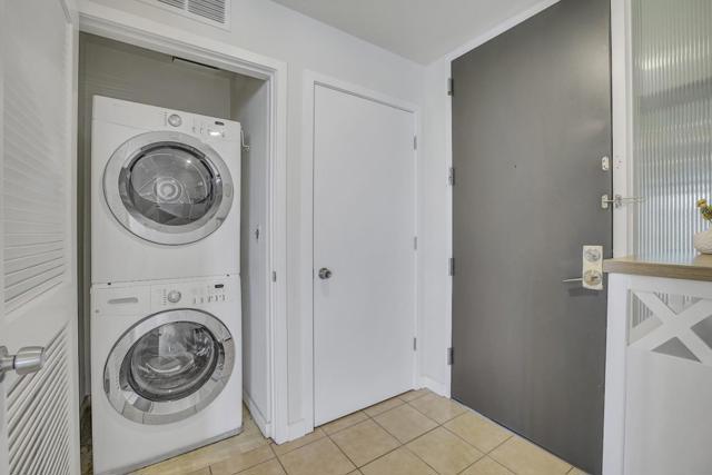 3090 Glascock Street, Oakland CA: https://media.crmls.org/mediaz/19c7c418-780a-4b96-8524-fb73337575ad.jpg