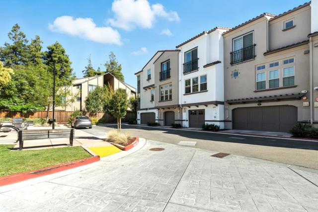2014 W Middlefield Road, Mountain View CA: https://media.crmls.org/mediaz/19c8c6dc-6c90-4fd1-adc6-62d49e9bfcc4.jpg