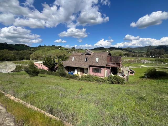 5390 Little Uvas Road, Morgan Hill CA: https://media.crmls.org/mediaz/19c8cf61-f0bd-4000-b1bf-98666be0919d.jpg