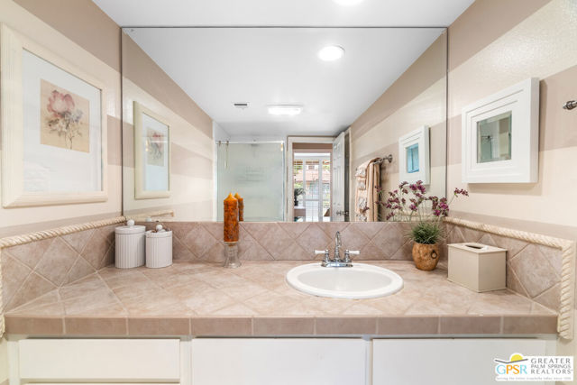 2557 N Whitewater, Palm Springs CA: https://media.crmls.org/mediaz/19c9b9ab-de50-4d15-b8e6-d26e75c888b8.jpg
