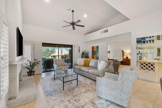 73256 Foxtail Lane, Palm Desert CA: https://media.crmls.org/mediaz/19ca7520-7fd6-4f7f-8324-0a0c6a9ca9f6.jpg