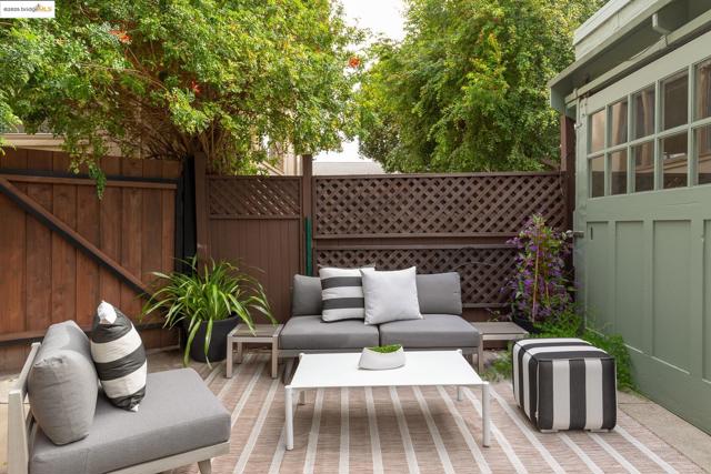 479 41st St, Oakland CA: https://media.crmls.org/mediaz/19cb8154-6e22-43e5-967d-2dba1b1b15eb.jpg