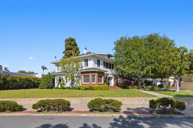 4229 Saint James Place, San Diego CA: https://media.crmls.org/mediaz/19cc7260-1a4d-48a7-b8e0-0b5ee01d1574.jpg