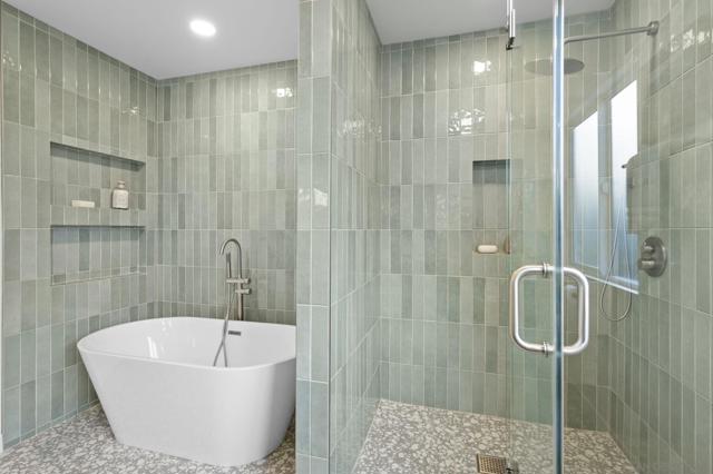 1091 Lincoln Ave, San Diego CA: https://media.crmls.org/mediaz/19cd21ff-8b54-46fa-bc85-752f2b6b114b.jpg