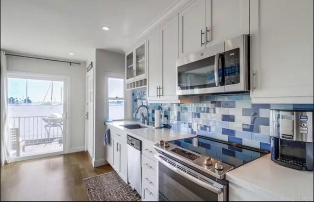 Detail Gallery Image 3 of 5 For 1612 Pomona Ave, Coronado,  CA 92118 - 1 Beds | 1/1 Baths