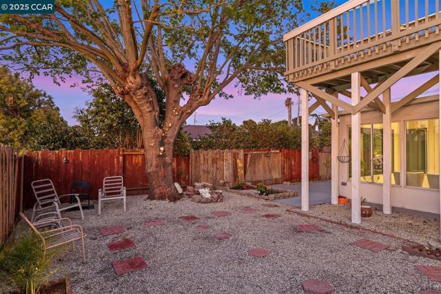 2283 Greenwich Rd, San Pablo CA: https://media.crmls.org/mediaz/19cddbe9-f135-4a0c-b697-ccdd7d9f7dad.jpg