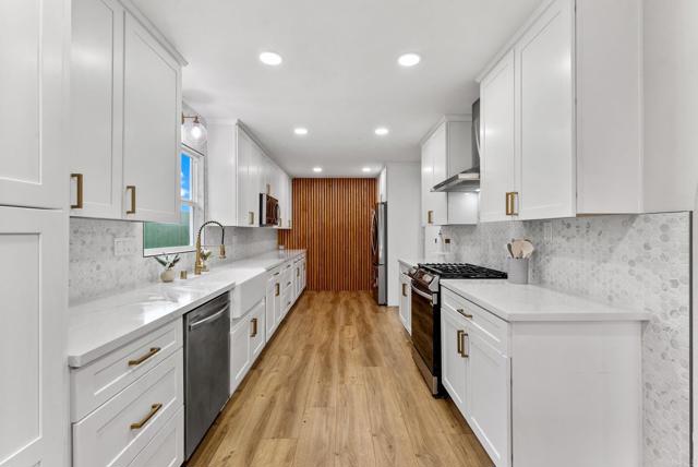 Detail Gallery Image 9 of 43 For 4055 Mount Albertine Ave, San Diego,  CA 92111 - 5 Beds | 4 Baths