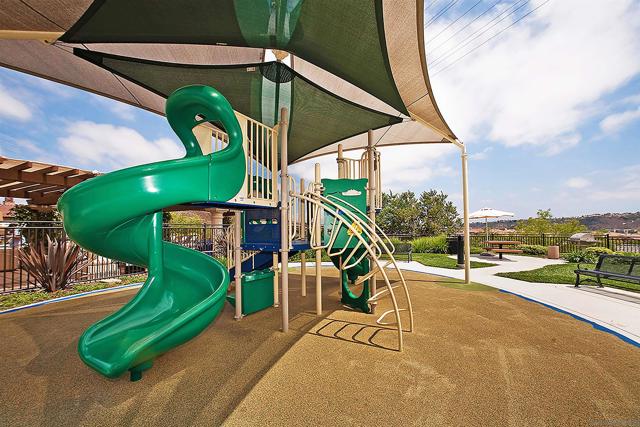 2788 Villas Way, San Diego CA: https://media.crmls.org/mediaz/19cdf2db-c4e4-4598-842b-fa7f2230be84.jpg