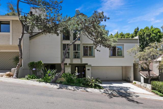 4366 Caminito Pintoresco, San Diego CA: https://media.crmls.org/mediaz/19ce2628-8e98-4a68-ba00-67f66cc365b2.jpg