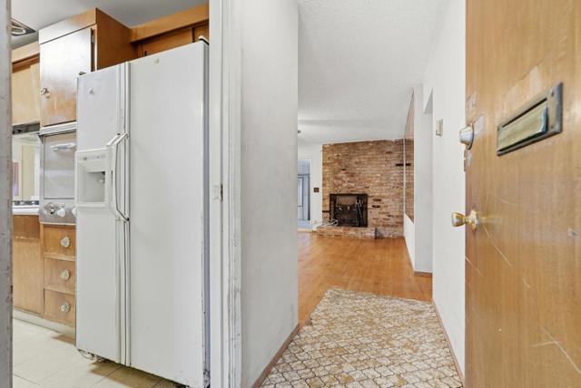 31047 Brae Burn Avenue, Hayward CA: https://media.crmls.org/mediaz/19ce9de4-501d-443d-b2eb-5dc8a7c33394.jpg