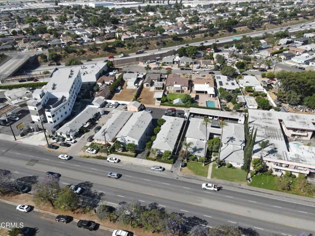 8425 Glenoaks Boulevard, Sun Valley CA: https://media.crmls.org/mediaz/19cf5b33-7938-4883-ab33-478446860cff.jpg