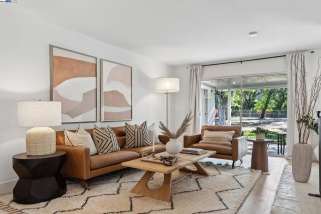2129 Youngs Ct, Walnut Creek CA: https://media.crmls.org/mediaz/19cf7354-aa12-4828-a3b7-4ee868f69dd4.jpg