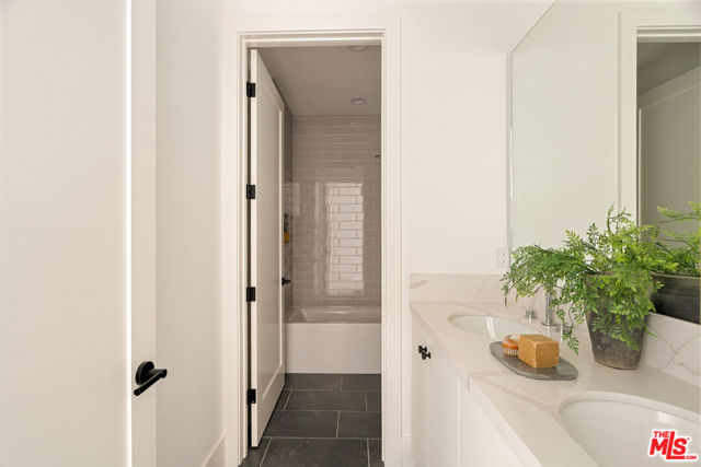 1615 N Coronado Street, Los Angeles CA: https://media.crmls.org/mediaz/19cf817f-185c-4dc5-84ba-32693161aaa4.jpg