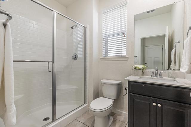 2024 Honey Church Pl, Roseville CA: https://media.crmls.org/mediaz/19d02efd-e80d-4528-bdc0-5f957d0434bc.jpg
