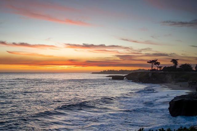 1545 Escalona Drive, Santa Cruz CA: https://media.crmls.org/mediaz/19d04b42-e634-4403-87fc-ba85ac631eb1.jpg