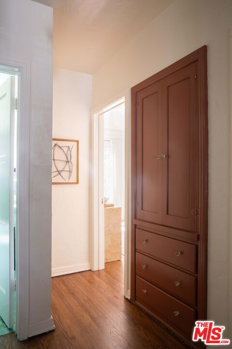 4331 4th Avenue, Los Angeles CA: https://media.crmls.org/mediaz/19d23efa-419a-4510-b63a-ebd60a327006.jpg