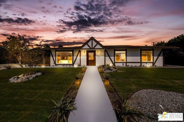 372 E Molino Road, Palm Springs CA: https://media.crmls.org/mediaz/19d240eb-6e72-4fc3-b805-963a412e88d0.jpg