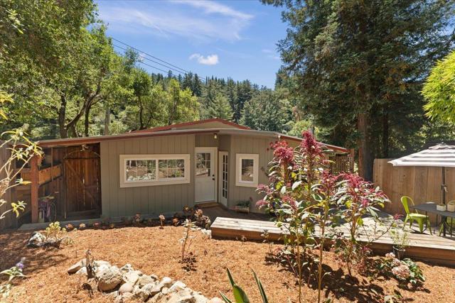 900 Lakeside Drive, Felton CA: https://media.crmls.org/mediaz/19d25335-4ddb-4f20-9ed2-ff7c4b35702e.jpg