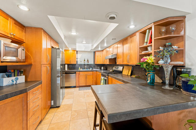 49327 Eisenhower Drive, Indio CA: https://media.crmls.org/mediaz/19d28a1e-a026-41fa-a364-f6366ea948b7.jpg