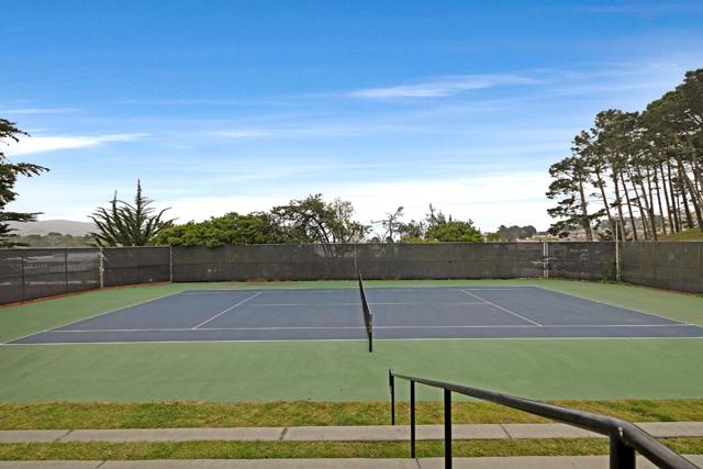 318 Innisfree Drive, Daly City CA: https://media.crmls.org/mediaz/19d35586-6092-4753-9b91-2f1ddeef0481.jpg
