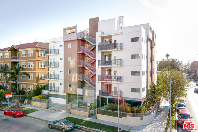 903 S New Hampshire Avenue, Los Angeles CA: https://media.crmls.org/mediaz/19d37d13-9a22-463a-8c2e-41f1105936ba.jpg