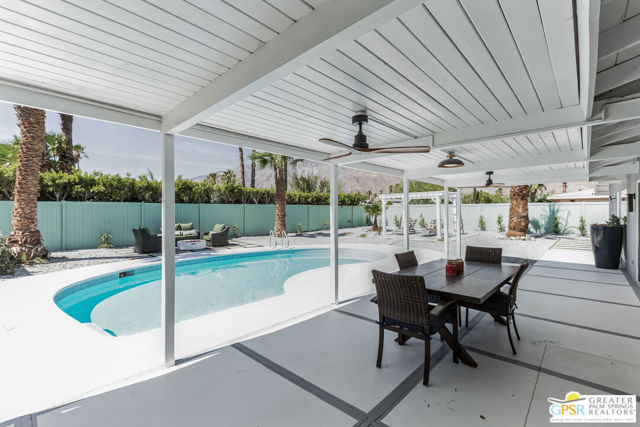 505 E Molino Road, Palm Springs CA: https://media.crmls.org/mediaz/19d3b035-c91c-4557-888e-081c2acf316c.jpg