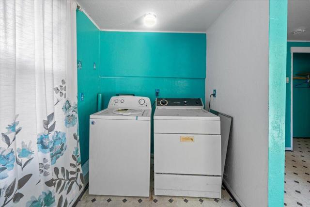 39148 Rim Of The World Drive, Fawnskin CA: https://media.crmls.org/mediaz/19d4c59f-7951-4d49-ab34-dee3778b9e53.jpg