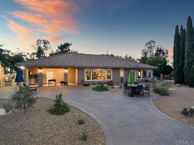 31755 Rancho Vista Road, Temecula CA: https://media.crmls.org/mediaz/19d4d777-7e34-4a48-862a-0e00127fafa5.jpg