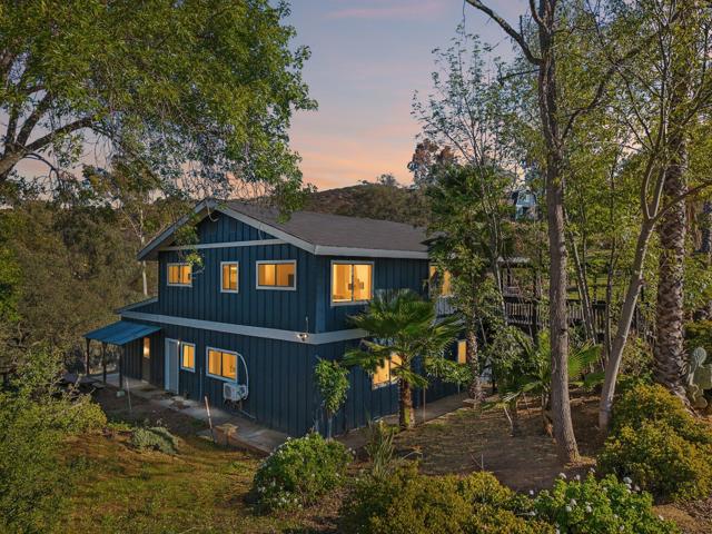26086 Bear Valley Heights Road, Escondido CA: https://media.crmls.org/mediaz/19d50ebb-6292-44d6-a972-1c875e551ef0.jpg